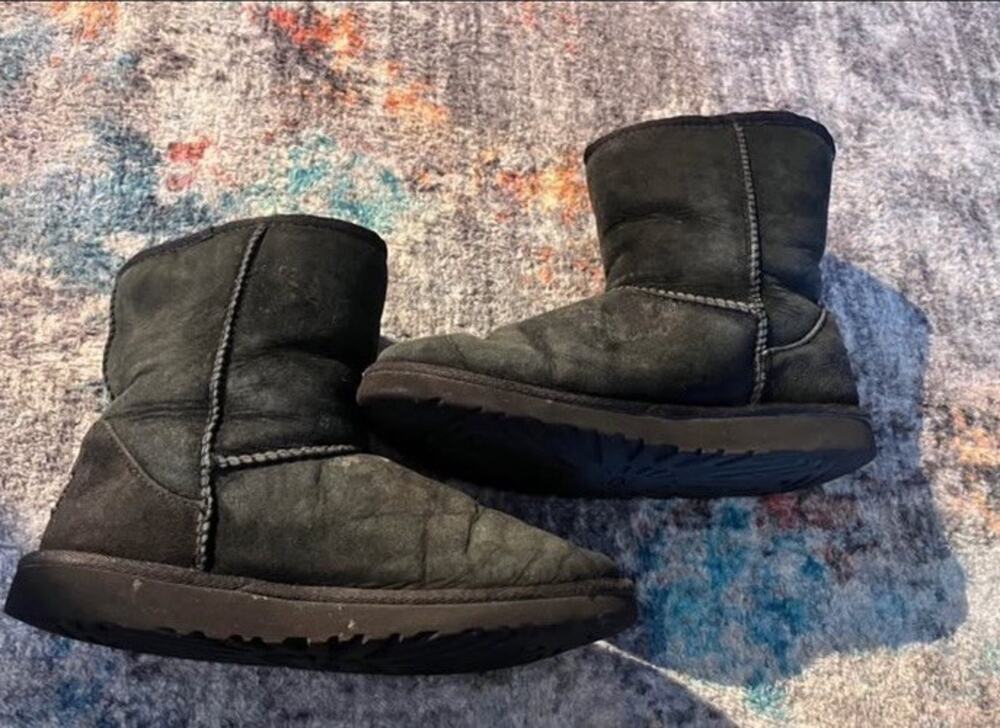 Kids UGG Size 4 Boots
